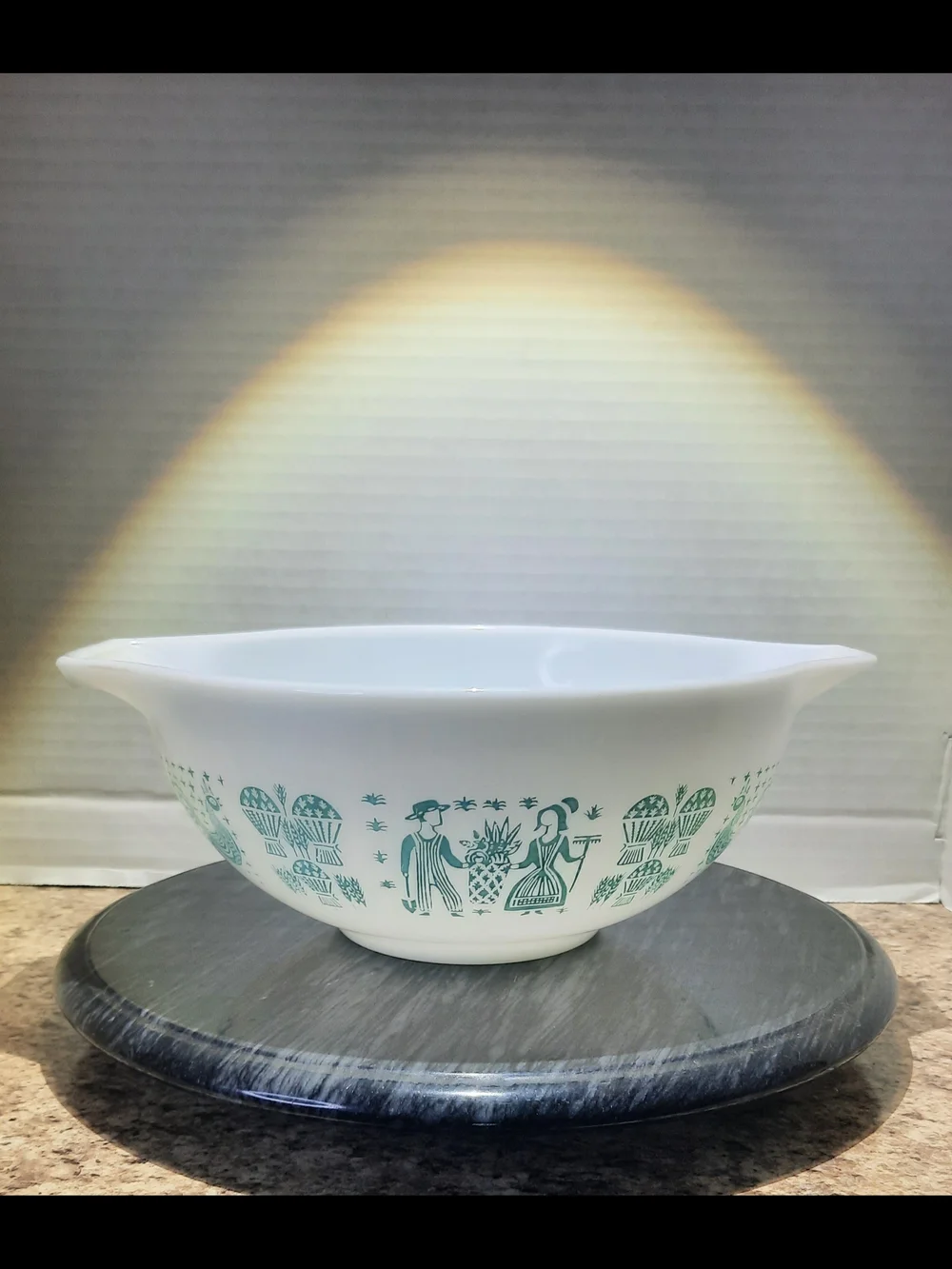 Vintage Pyrex Butterprint 443 Bowl